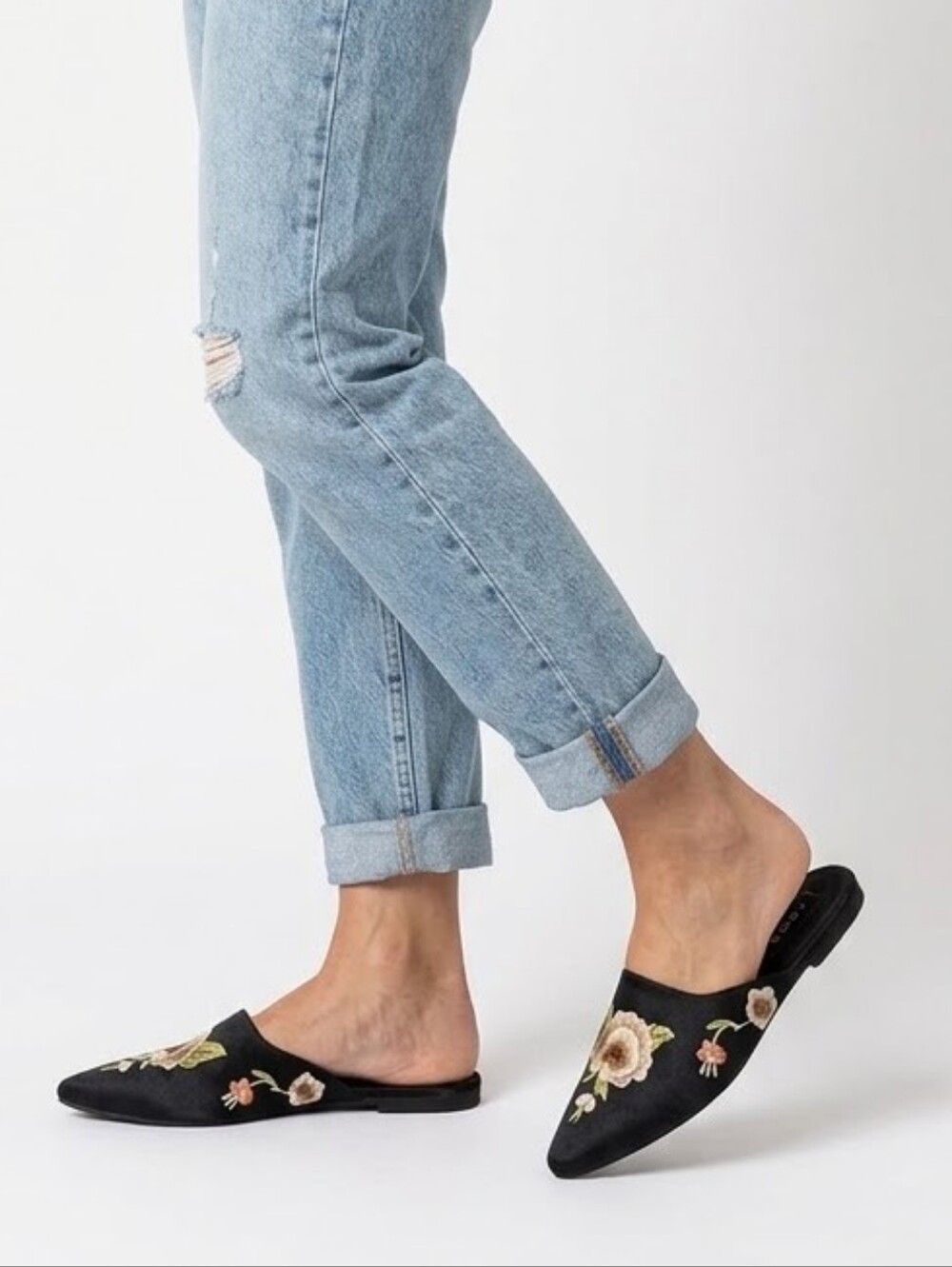 Vintage Y2K Soma Black Satin Floral Embroidered Slip-On Pointed Mules Slippers 6